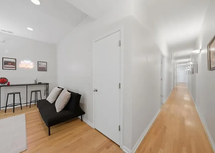 Closest To The United Center Apartment Chicago